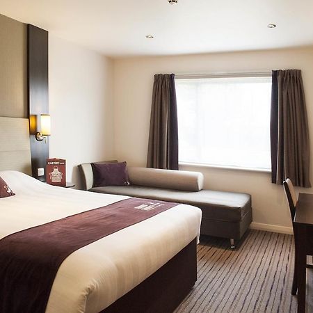 Premier Inn Флийт Екстериор снимка