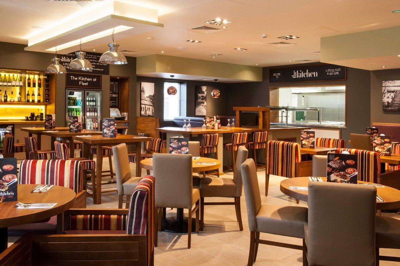 Premier Inn Флийт Екстериор снимка