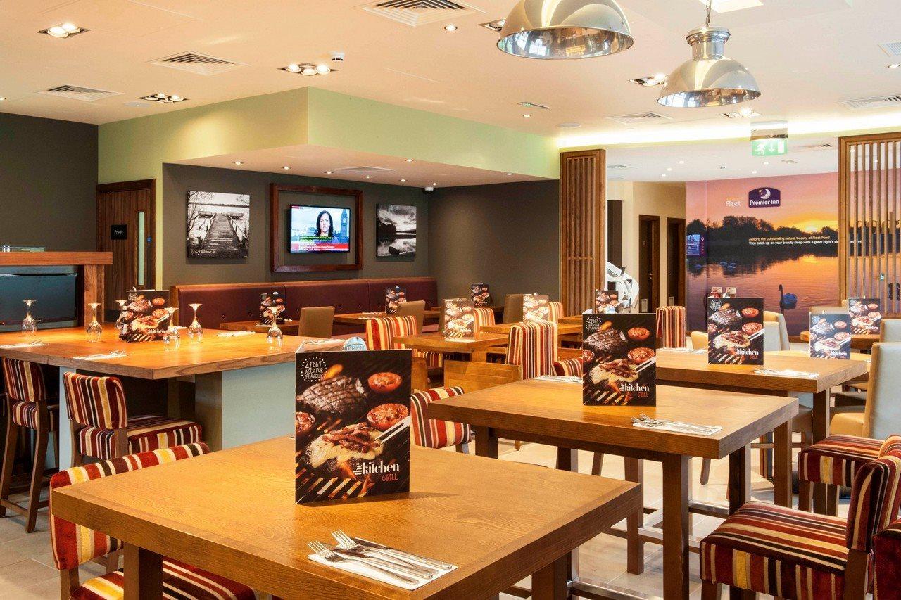 Premier Inn Флийт Екстериор снимка