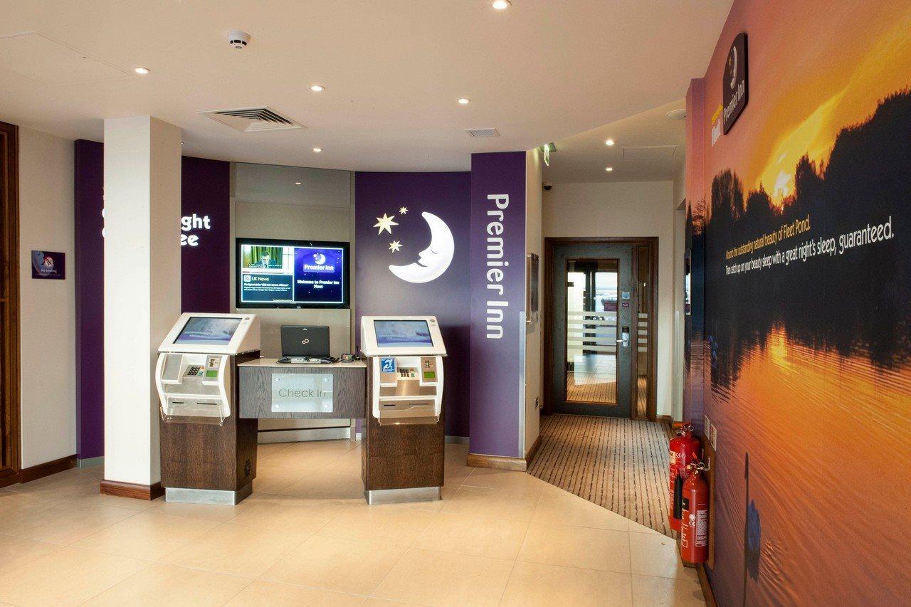 Premier Inn Флийт Екстериор снимка