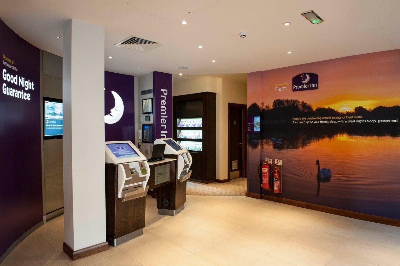 Premier Inn Флийт Екстериор снимка