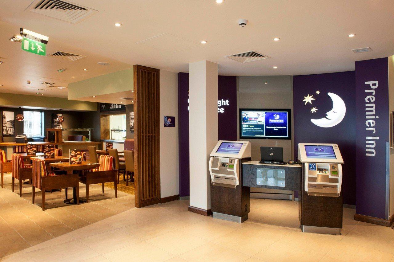 Premier Inn Флийт Екстериор снимка
