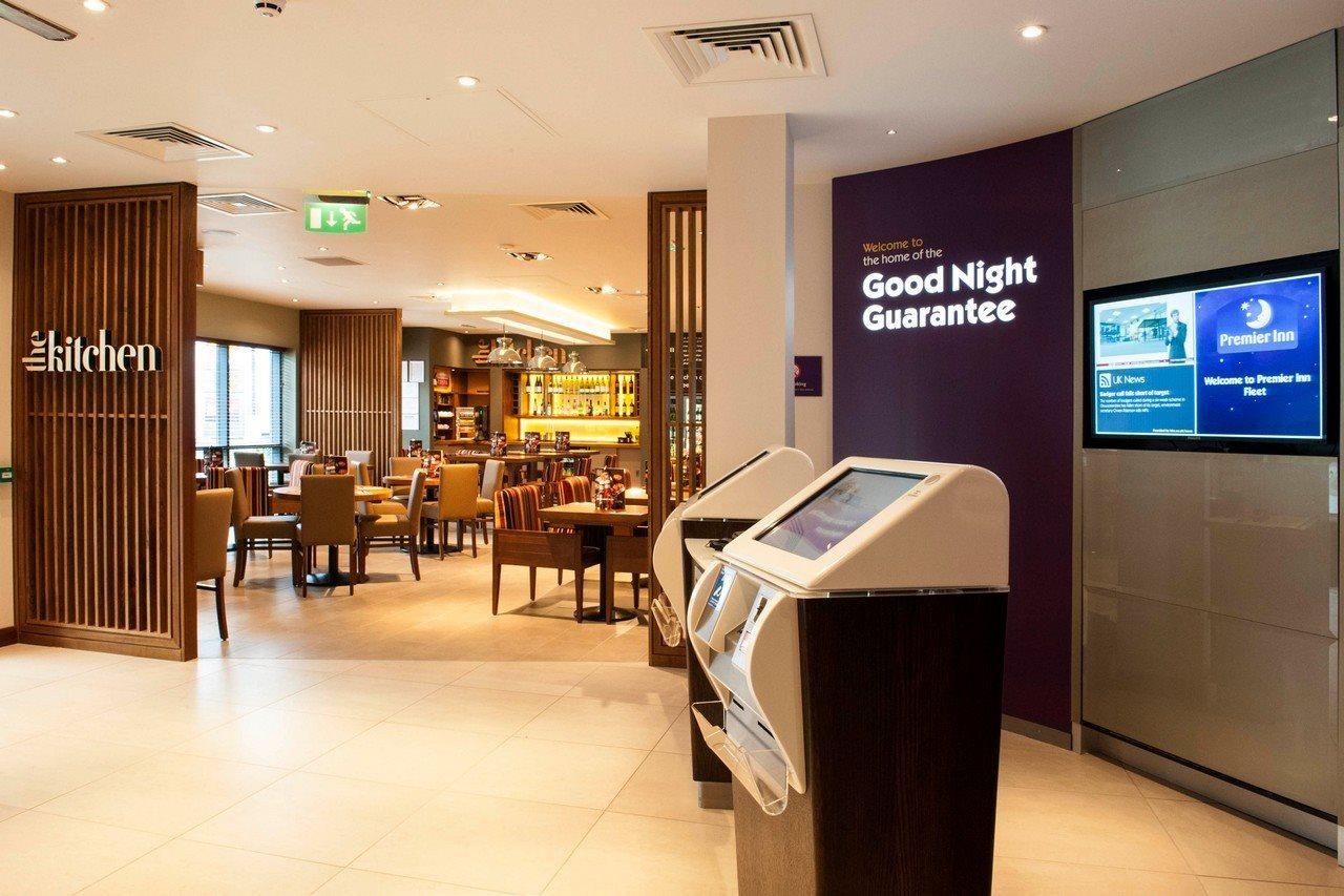 Premier Inn Флийт Екстериор снимка