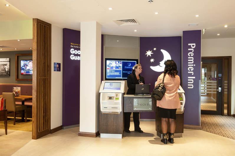 Premier Inn Флийт Екстериор снимка