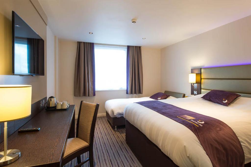 Premier Inn Флийт Екстериор снимка