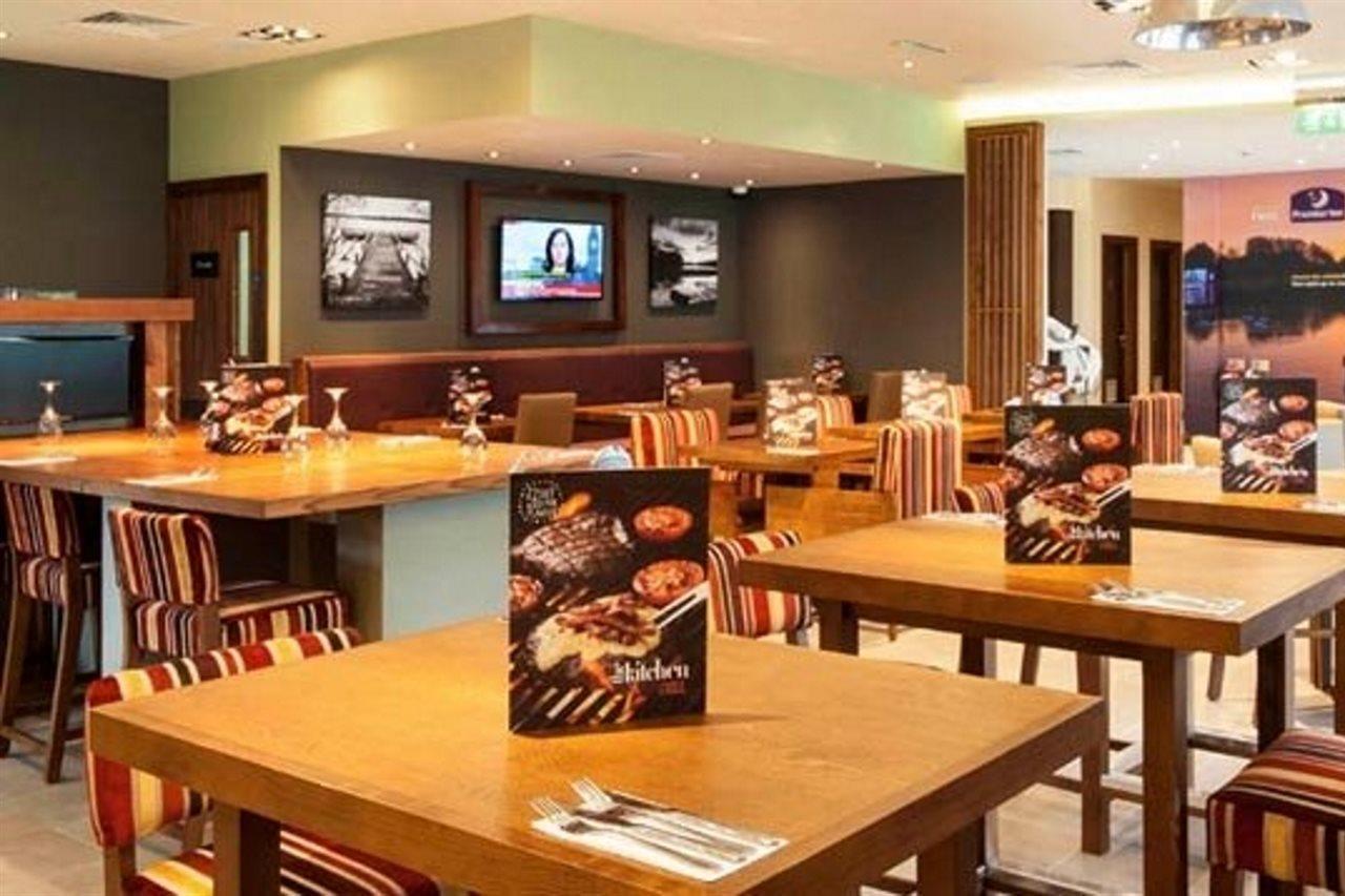 Premier Inn Флийт Екстериор снимка