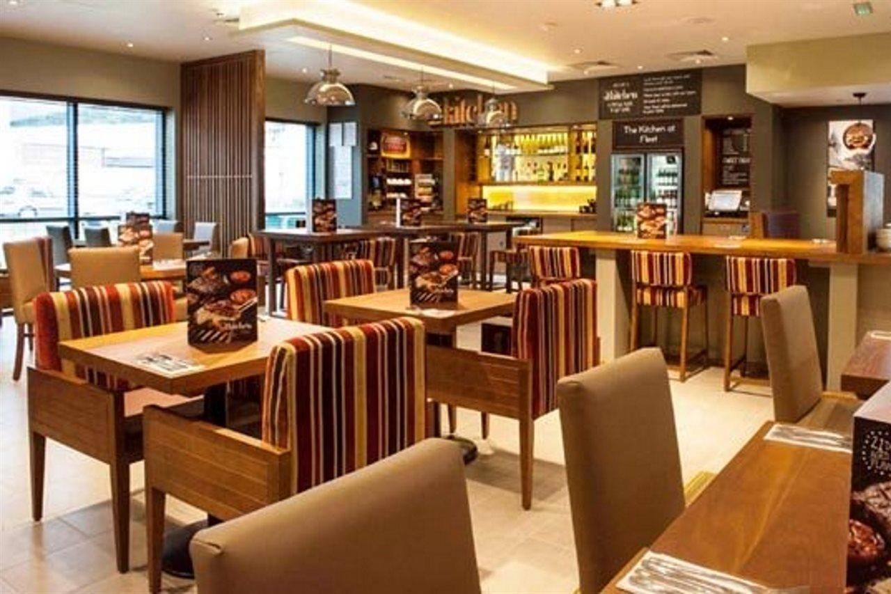 Premier Inn Флийт Екстериор снимка