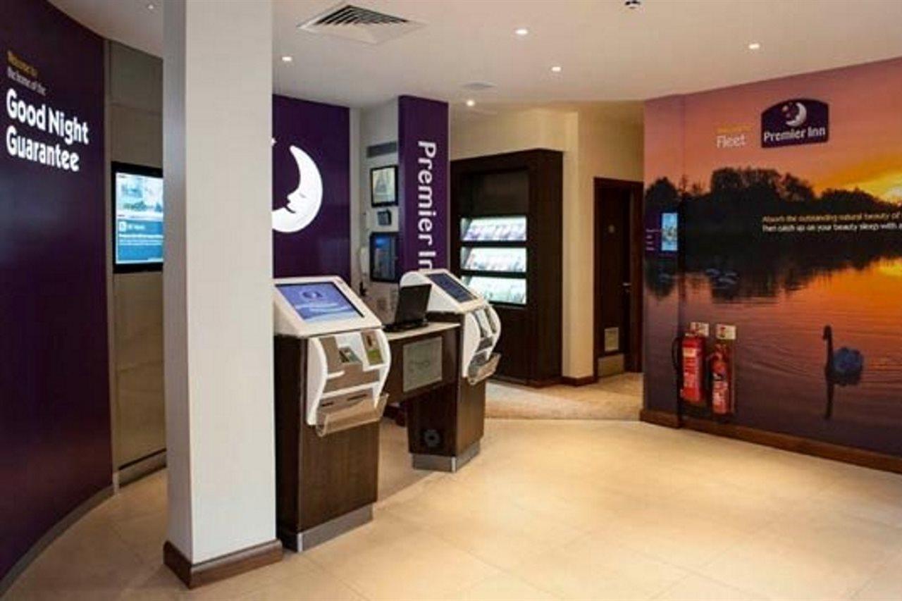 Premier Inn Флийт Екстериор снимка