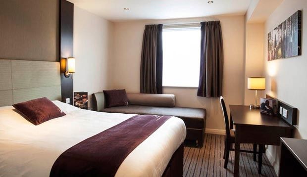 Premier Inn Флийт Екстериор снимка